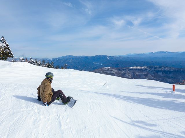 スノボの魅力と体験を楽しむ冬の旅